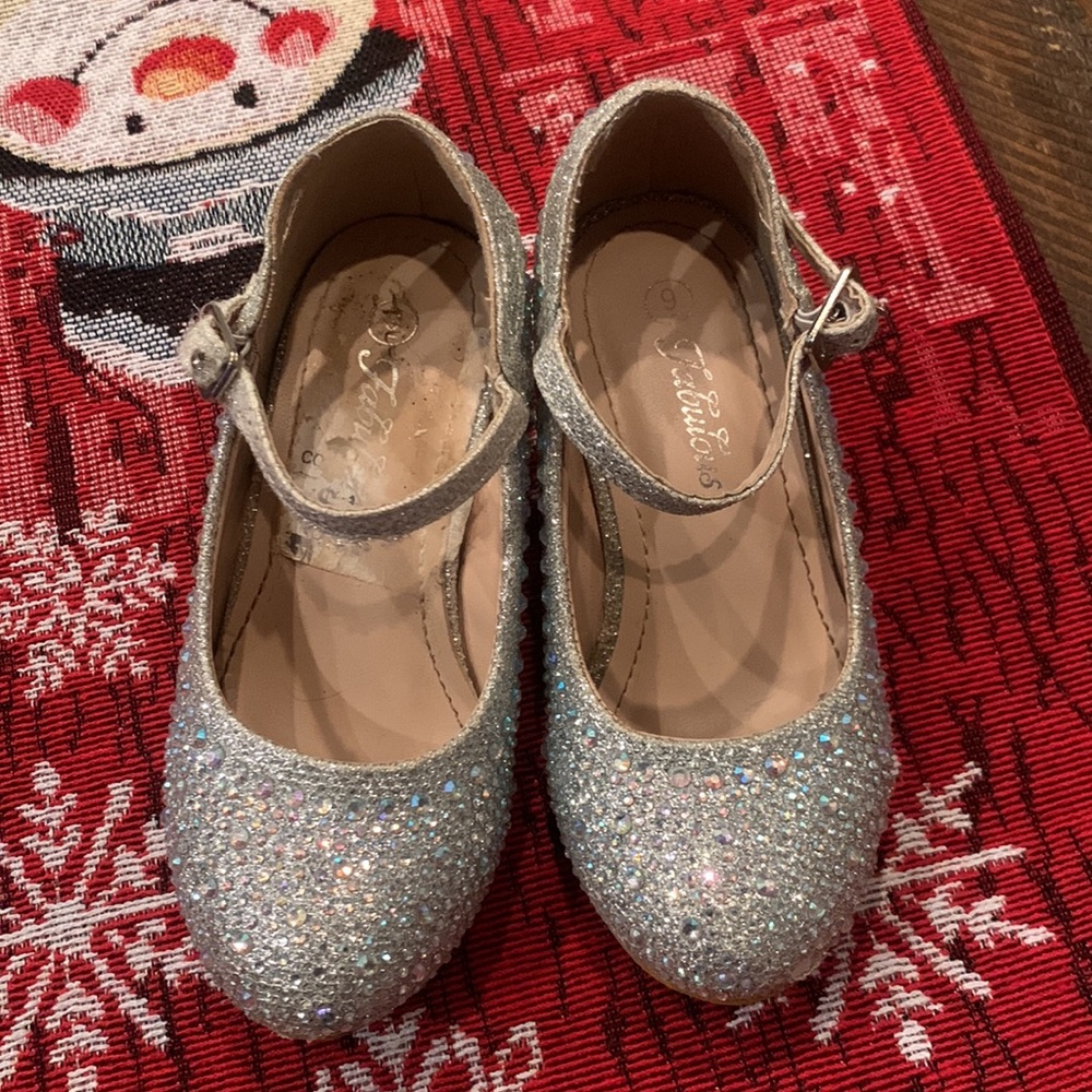 Toddler Silver Holiday shoes size 9